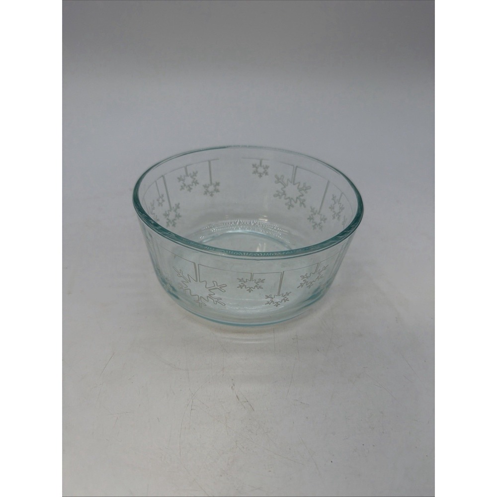 Pyrex Simply Store? Holiday Snowflake Design Cup Bowl Replacement No Lid EUC